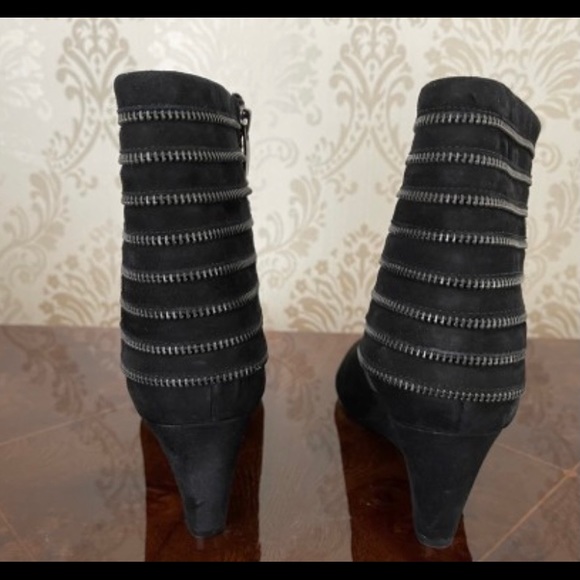 ♥️HP❤️ENZO ANGIOLINI BLACK SUEDE BOOTS - Picture 2 of 4